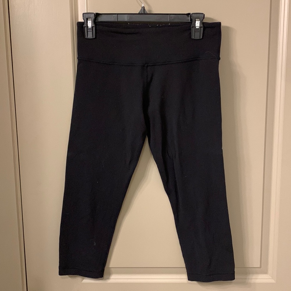 Lulu lemon black cropped leggings